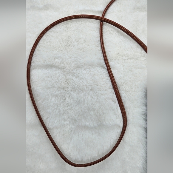 VTG Dooney & Bourke Cross-Body - Picture 4 of 10